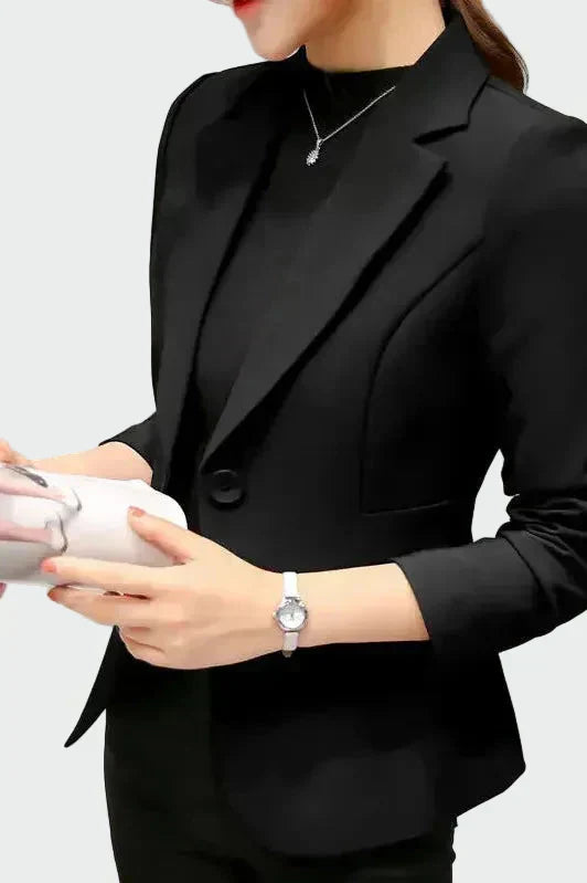 Леонтина - Яке с идеална кройка